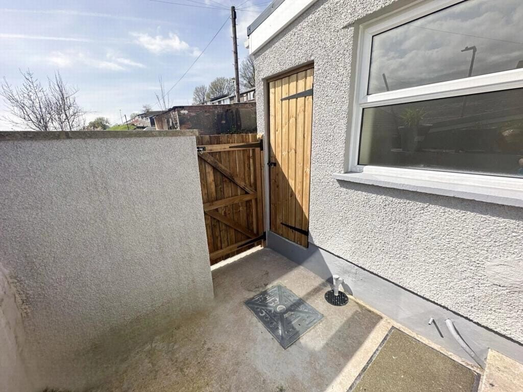 Ebbw Vale 2 Bed Terraced House, Mount Street, NP23 To Rent Now for £700.00 p/m