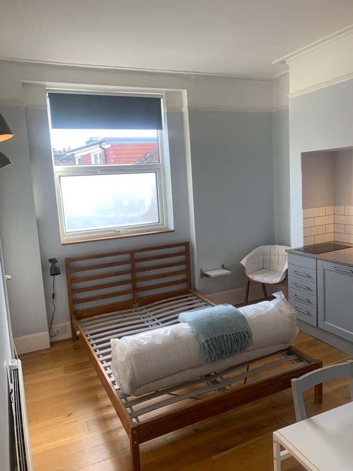 London Studio Flat, Leytonstone Road, E15 To Rent Now for £1,000.00 p/m