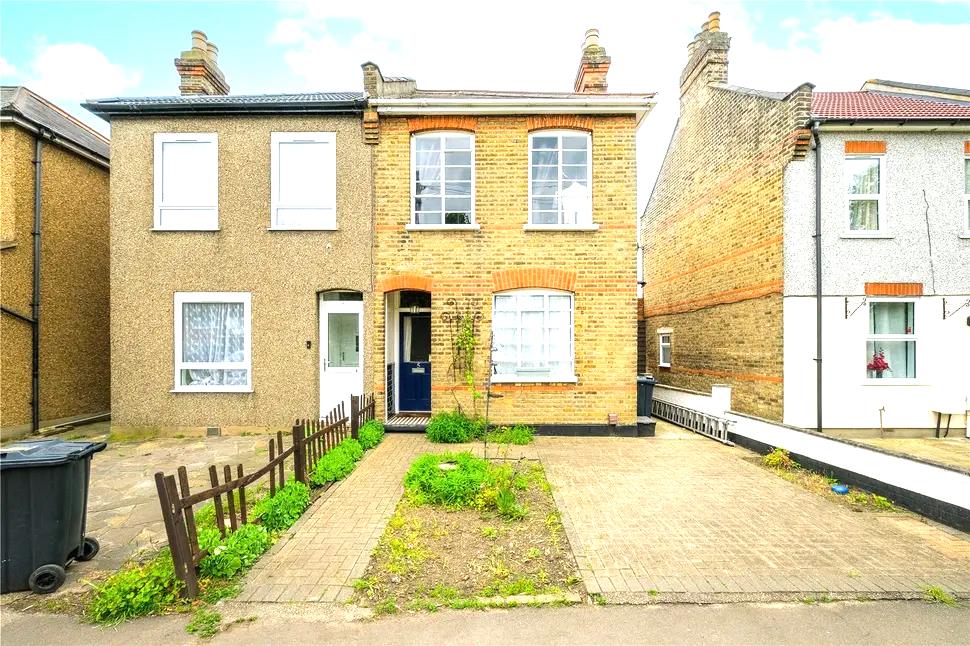Chadwell Heath, Romford 4 Bed SemiDetached House, Little Heath, RM6