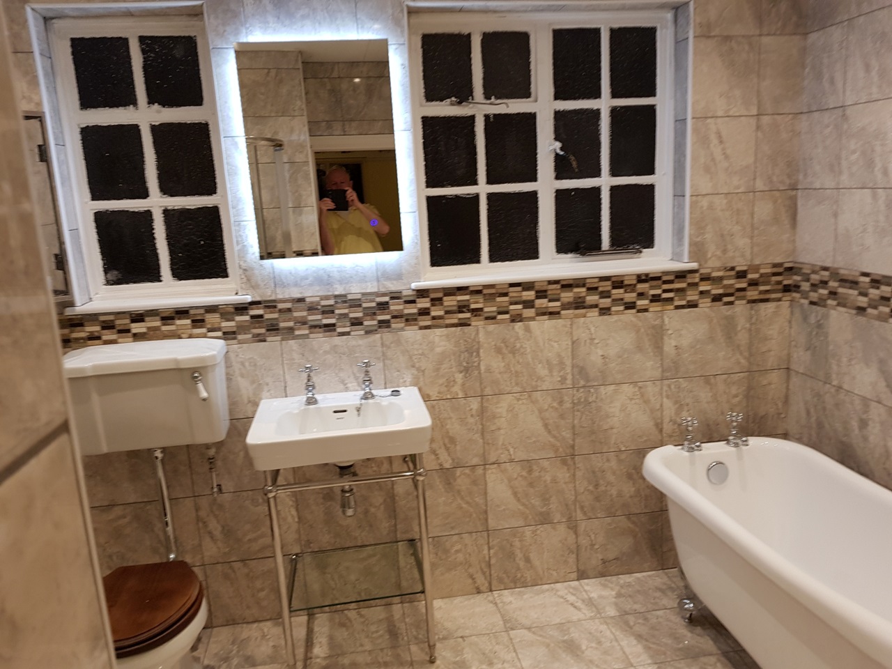 Pinner Room in a Shared House, Grove Avenue, HA5 To Rent Now for £