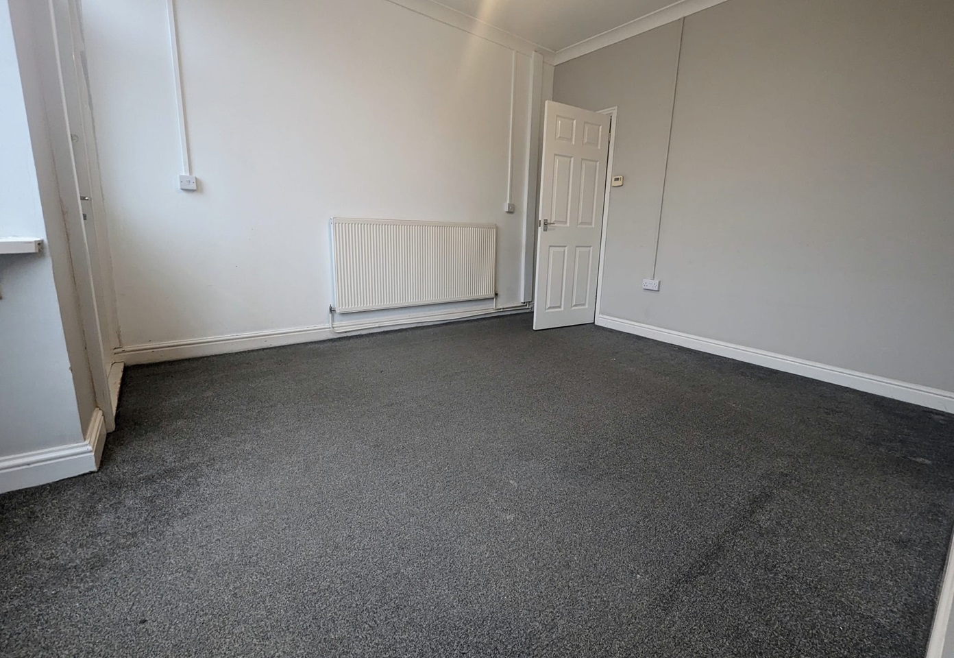 SuttonInAshfield 2 Bed SemiDetached House, Huthwaite Road, NG17