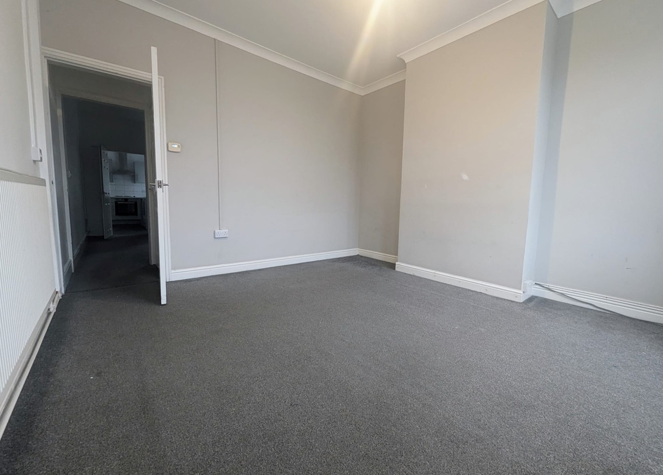 SuttonInAshfield 2 Bed SemiDetached House, Huthwaite Road, NG17