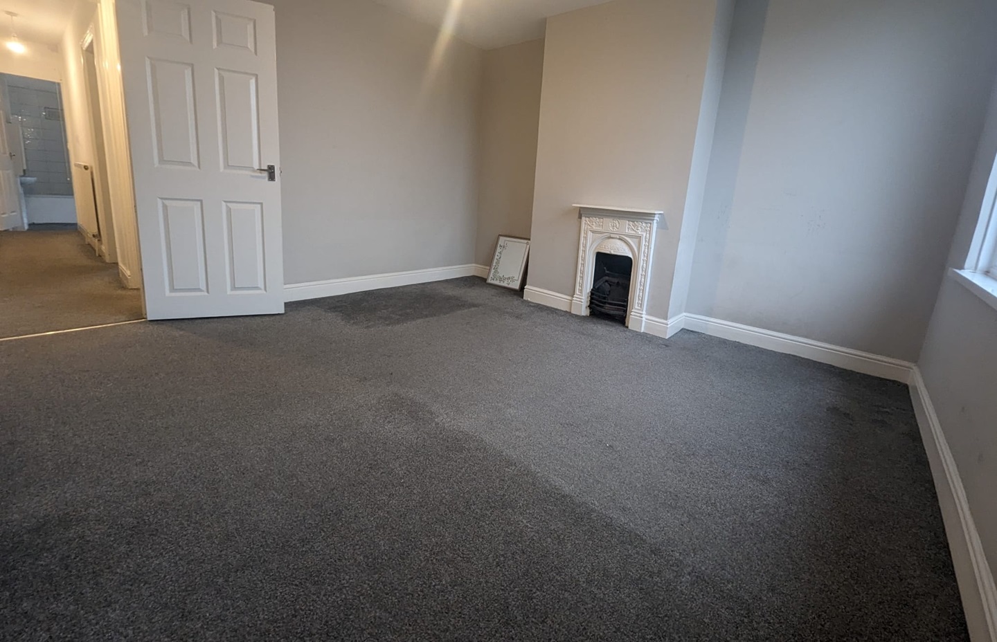 SuttonInAshfield 2 Bed SemiDetached House, Huthwaite Road, NG17