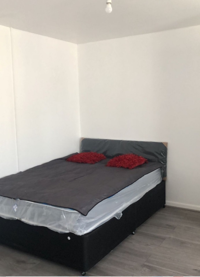 Braintree Room in a Shared House, Clockhouse Way, CM7 To Rent Now