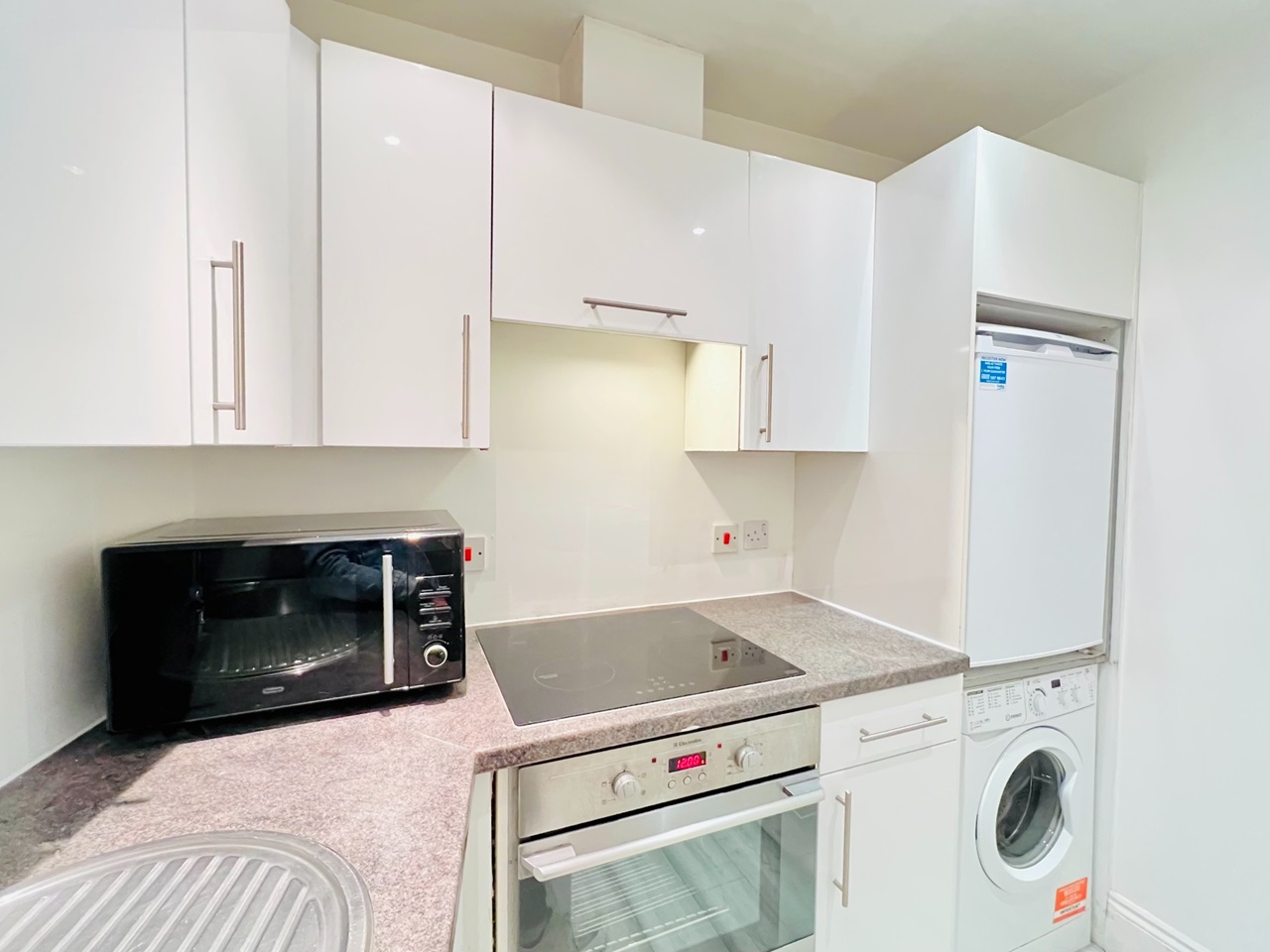 London 1 Bed Flat, Brixton Hill, SW2 To Rent Now for £1,500.00 p/m