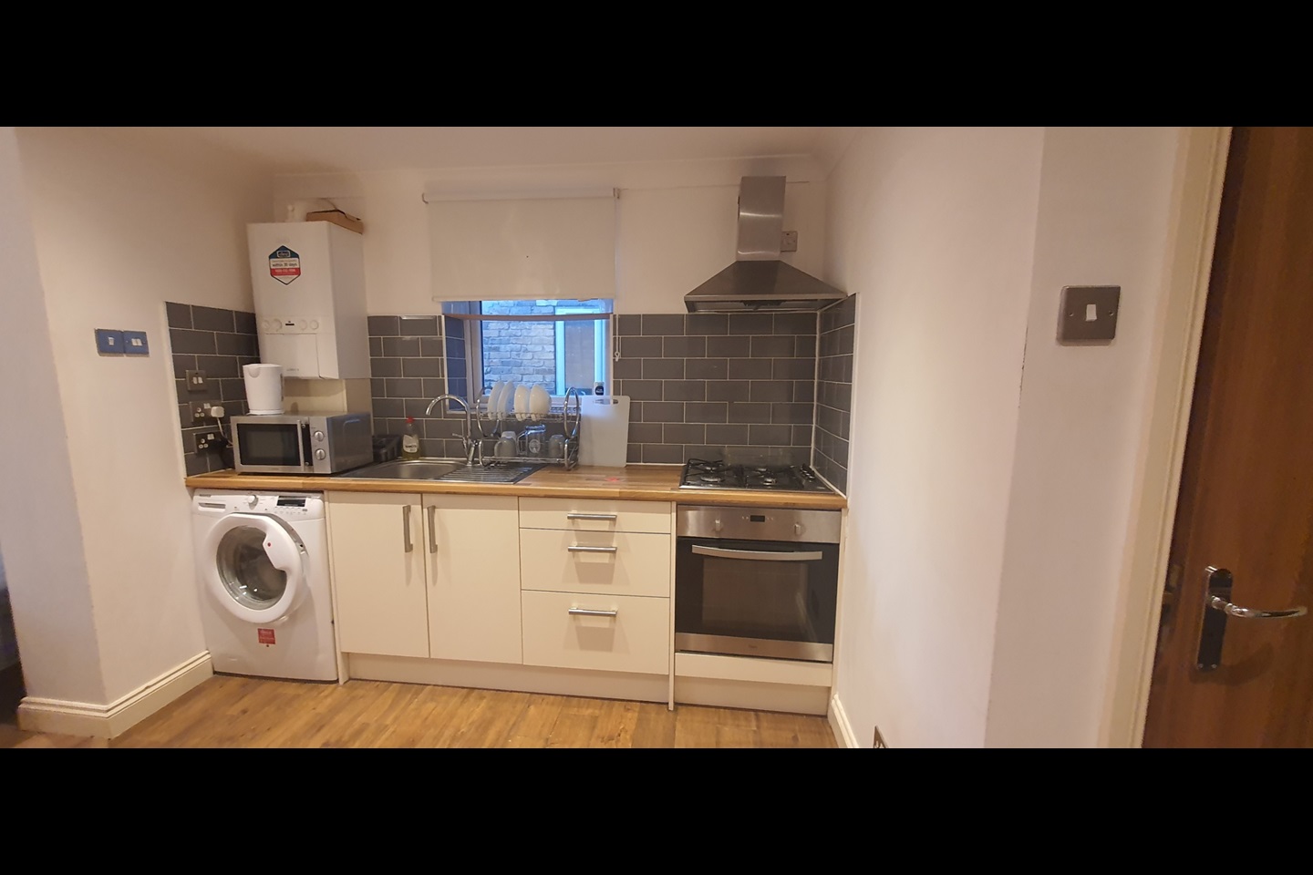 London Studio Flat, Upper Tooting Road, SW17 To Rent Now for £1,295