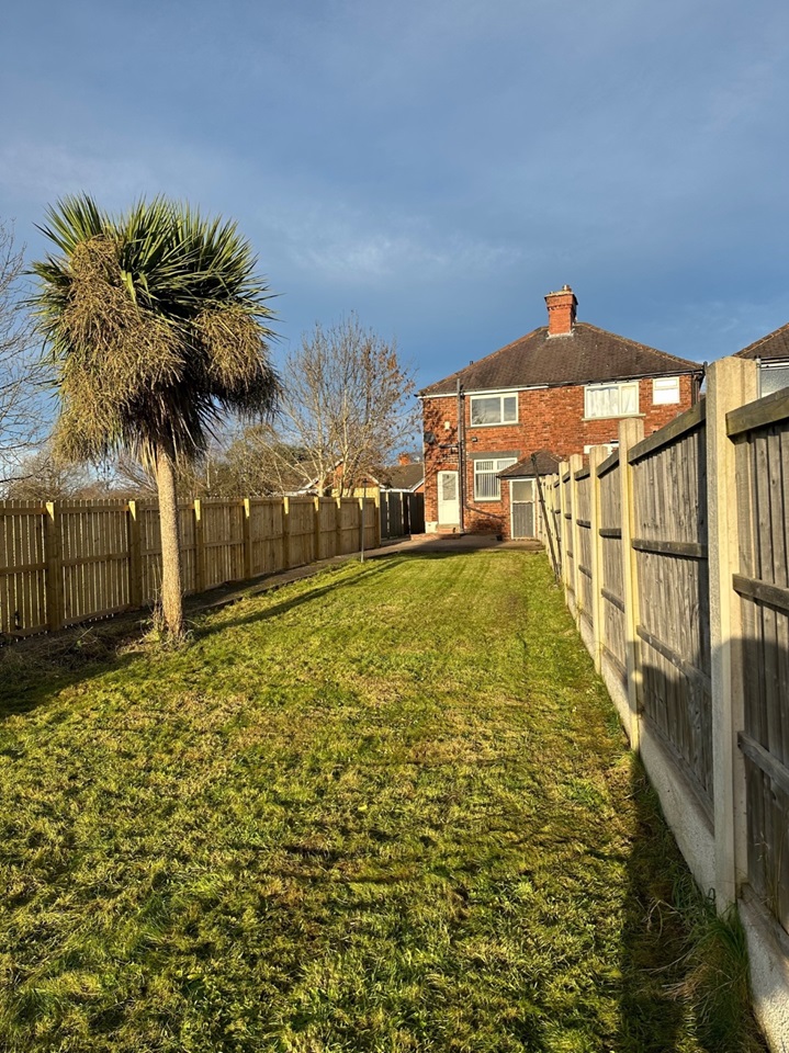 Chesterfield 2 Bed SemiDetached House, Devonshire Avenue East, S41 To Rent Now for £775.00 p/m