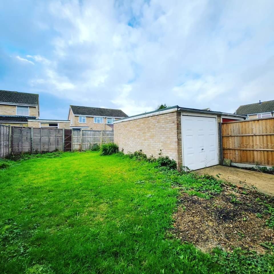 Bedford 3 Bed SemiDetached House, Frome Close, MK41 To Rent Now