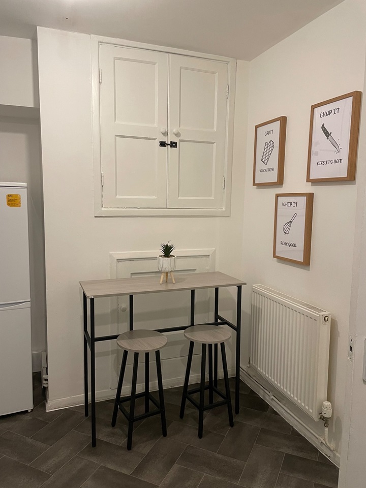 Wimbledon 2 Bed Flat, Gap Road, SW19 To Rent Now for £2,500.00 p/m