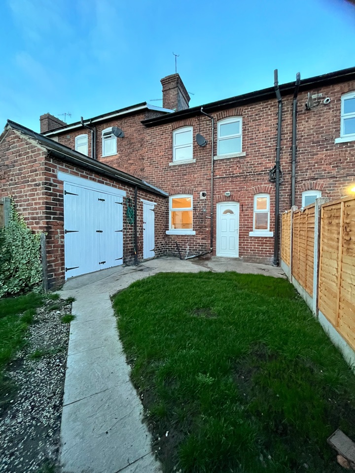 Barrow Hill, Chesterfield 2 Bed Terraced House, Midland Terrace, S43