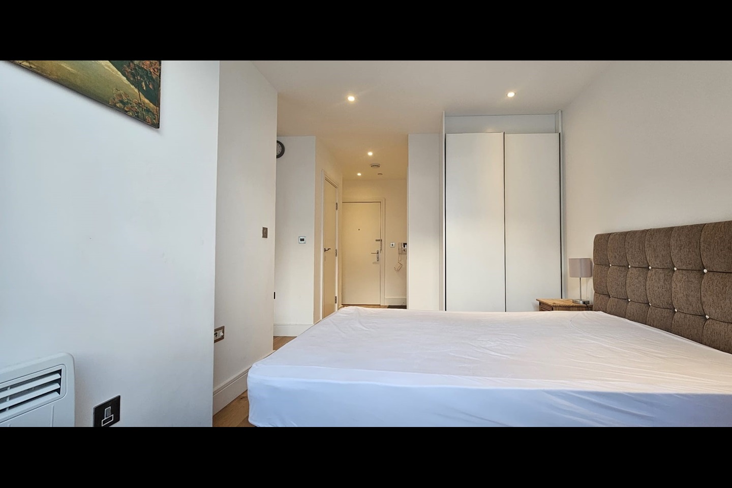 Slough 1 Bed Flat, Skyline, SL1 To Rent Now for £1,100.00 p/m