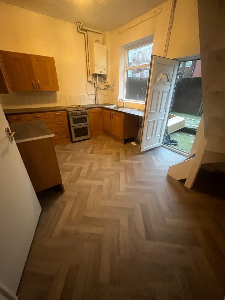 Oldham 2 Bed Terraced House, Huxley Stree, OL4 To Rent Now for £700