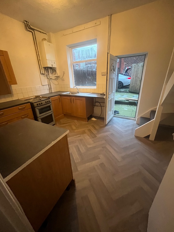 Oldham 2 Bed Terraced House, Huxley Stree, OL4 To Rent Now for £700