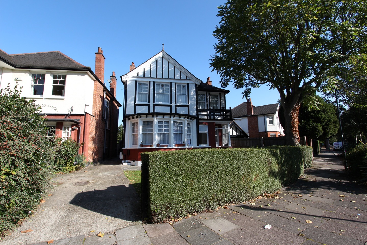 London 1 Bed Flat, Dartmouth Road, NW2 To Rent Now for £1,650.00 p/m