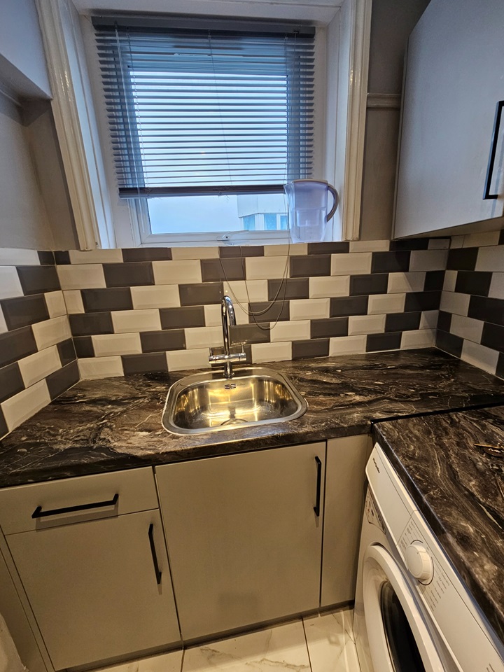 London Studio Flat, Clifford Road, SE25 To Rent Now for £1,200.00 p/m