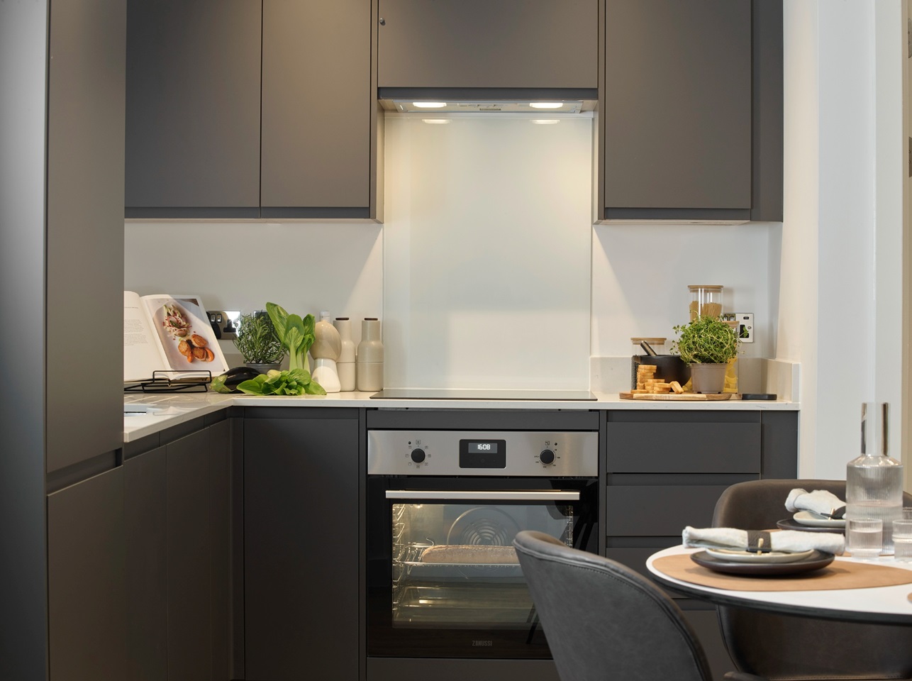 Leeds 2 Bed Flat, Pin Yard, LS11 To Rent Now for £1,355.00 p/m