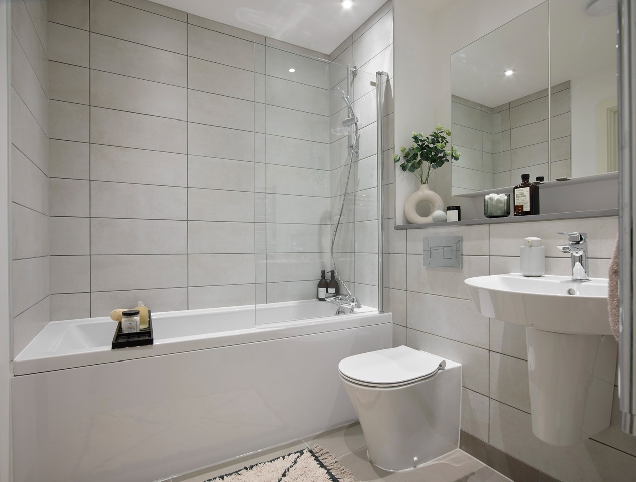 Leeds 2 Bed Flat, Pin Yard, LS11 To Rent Now for £1,355.00 p/m