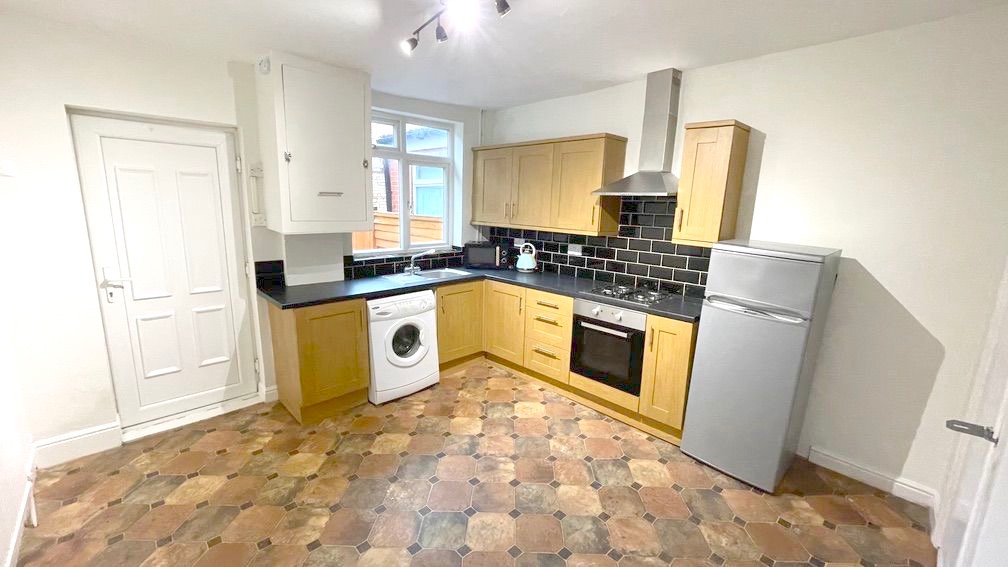 Sheffield 3 Bed Terraced House, Witney Street, S8 To Rent Now for £