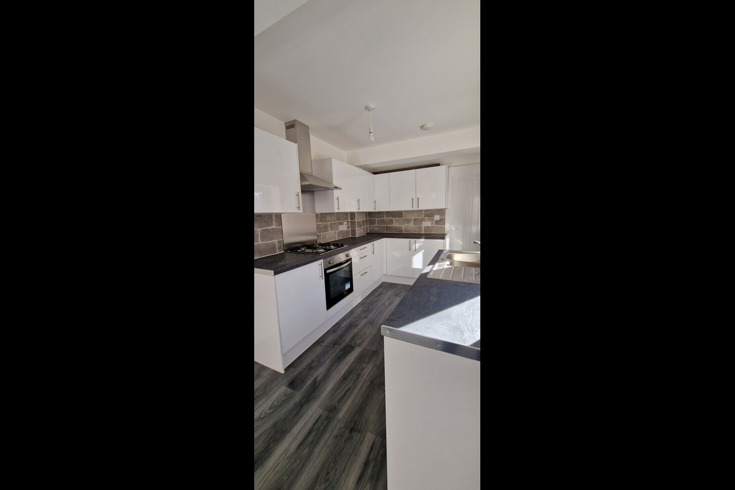 Colchester 3 Bed SemiDetached House, Harwich Road, CO4 To Rent Now