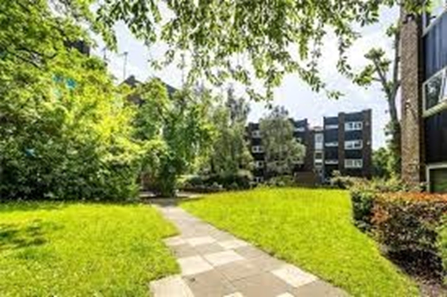 Twickenham 1 Bed Flat, Wellesley Road, TW2 To Rent Now for £1,875.