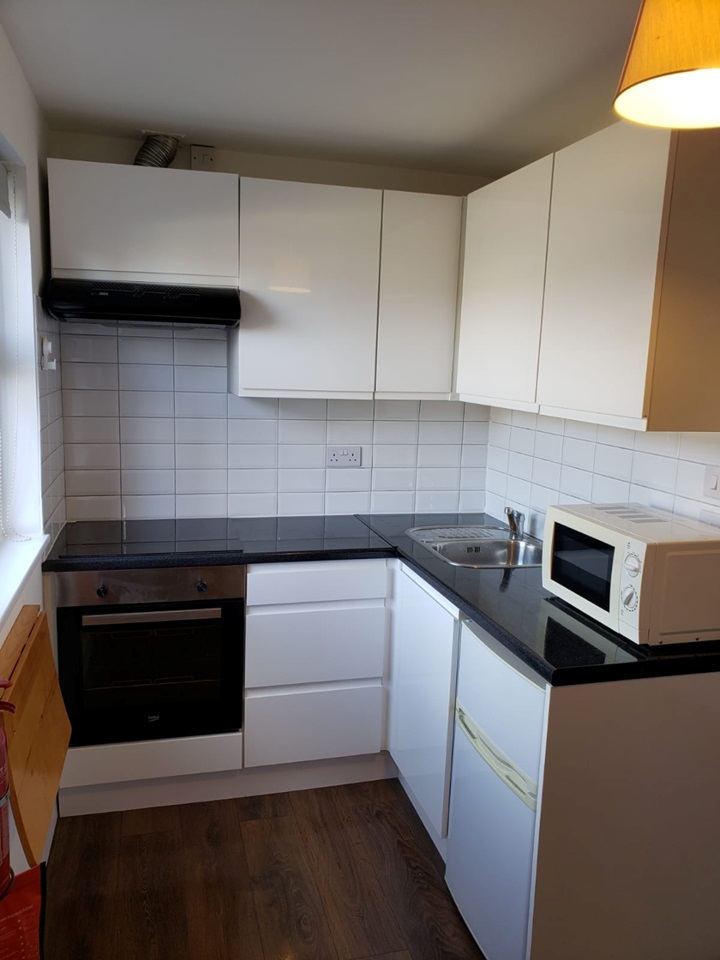 London Studio Flat, West Hendon Broadway, NW9 To Rent Now for £950.
