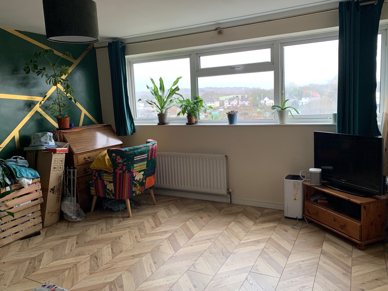 South Woodford Studio Flat, Lynwood Close, E18 To Rent Now for £980