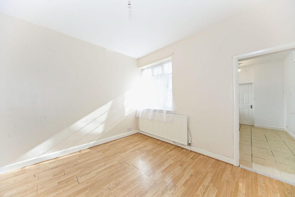 Catford 2 Bed Flat, Creeland Grove, SE6 To Rent Now for £1,600.00 p/m