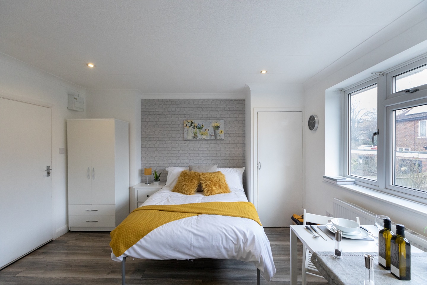 Harrow Studio Flat, South Hill Avenue, HA2 To Rent Now for £1,200.