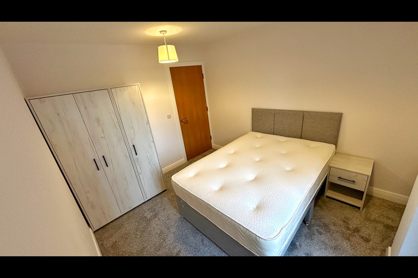 Manchester 2 Bed Flat, Mere House, M15 To Rent Now for £1,200.00 p/m