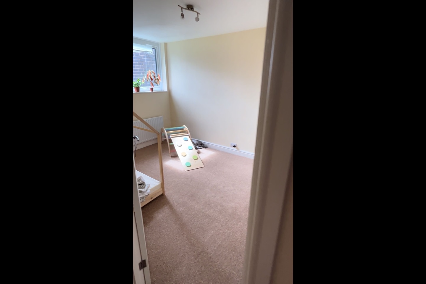 Farnborough 4 Bed Terraced House, Ballantyne Road, GU14 To Rent Now