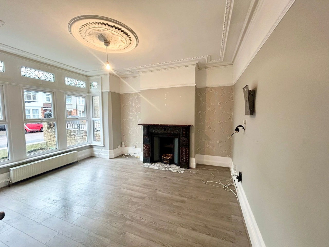 SouthendOnSea 4 Bed SemiDetached House, Road, SS2 To