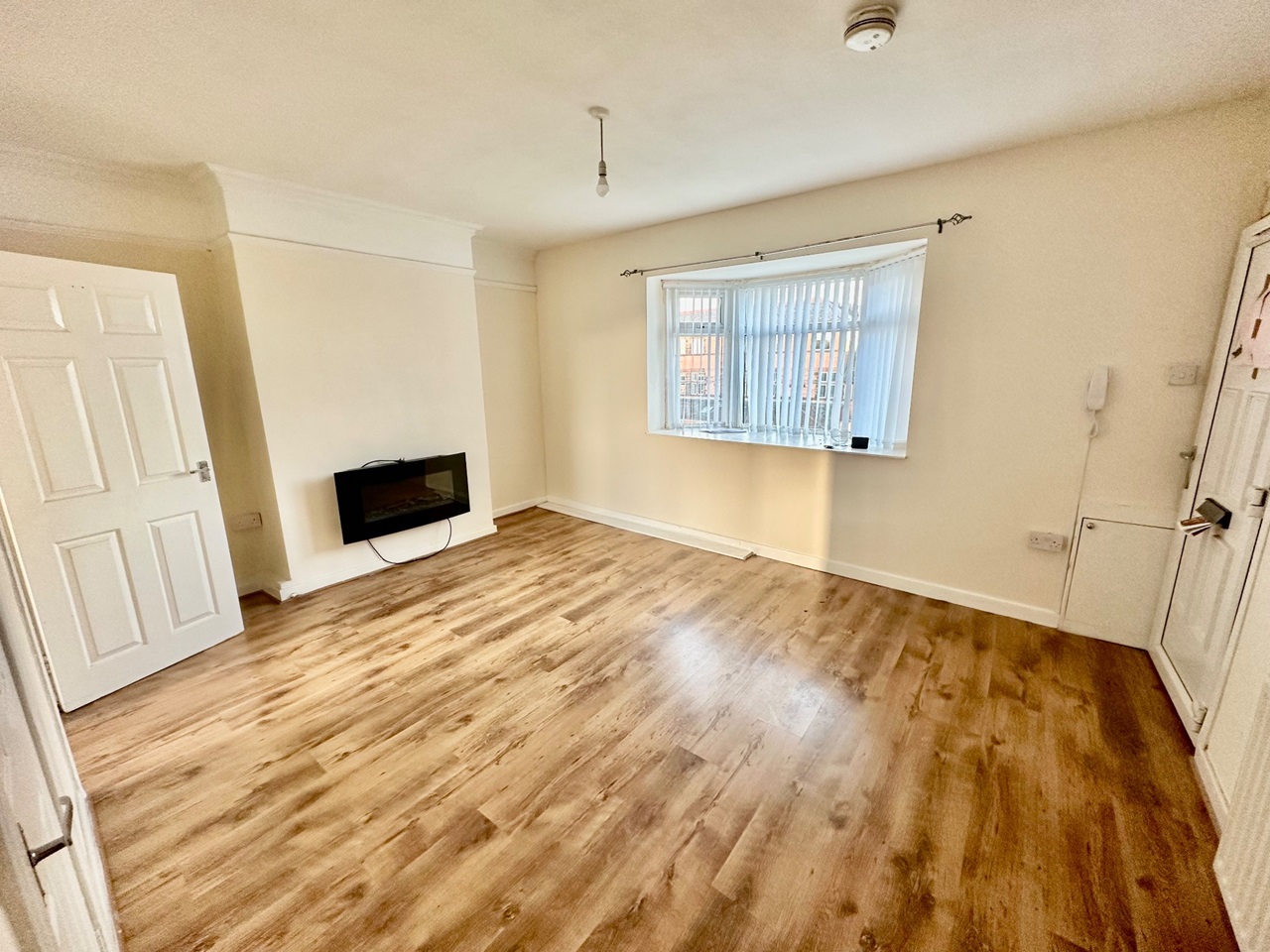 Liverpool 1 Bed Flat, Binns Road, L13 To Rent Now for £500.00 p/m