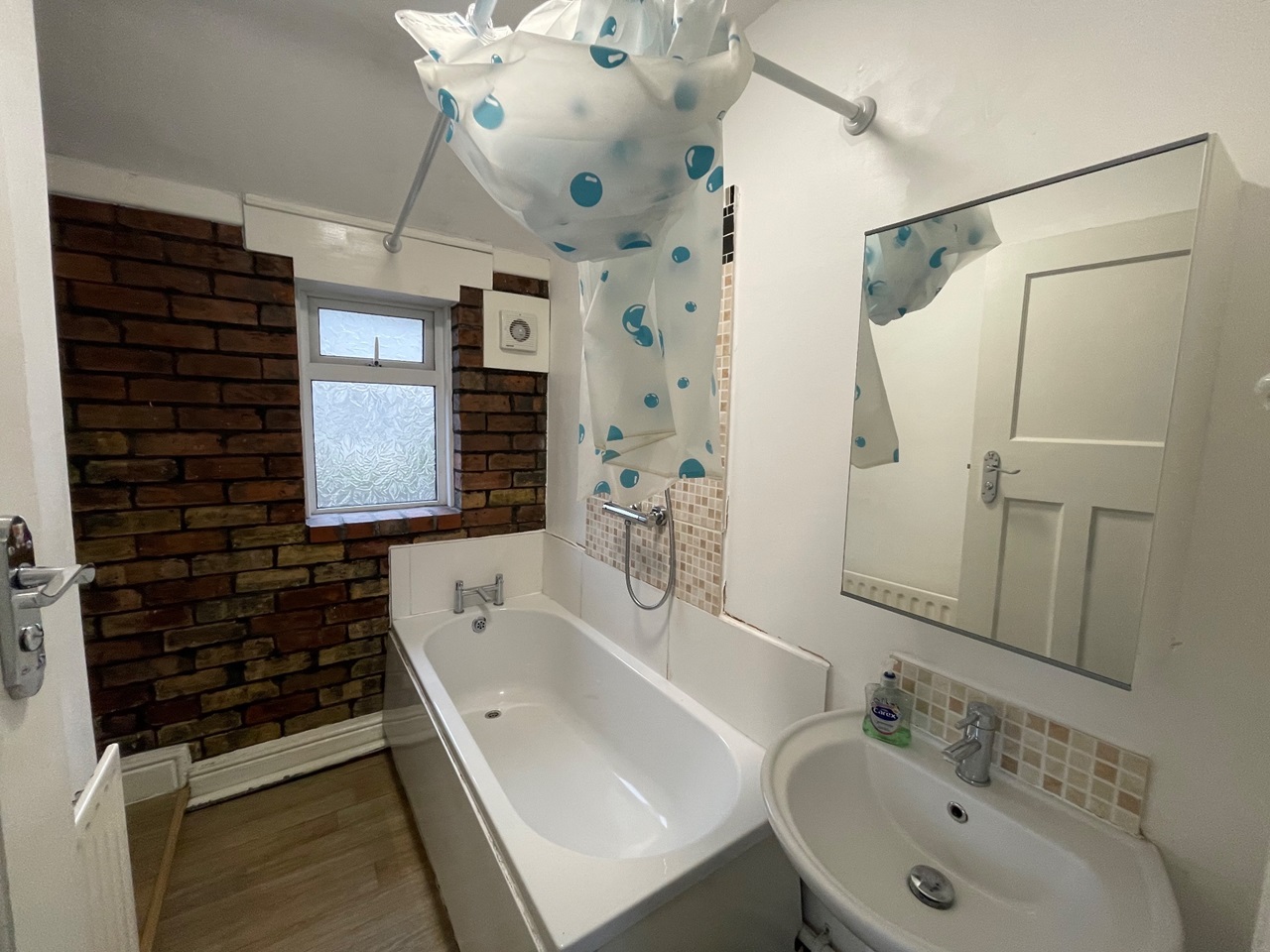 Knowle, Bristol 3 Bed SemiDetached House, Jubilee Road, BS4 To