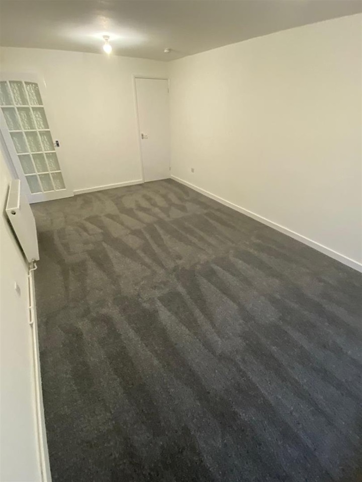 Gedling, Nottingham 2 Bed Flat, Princess Close, NG4 To Rent Now for