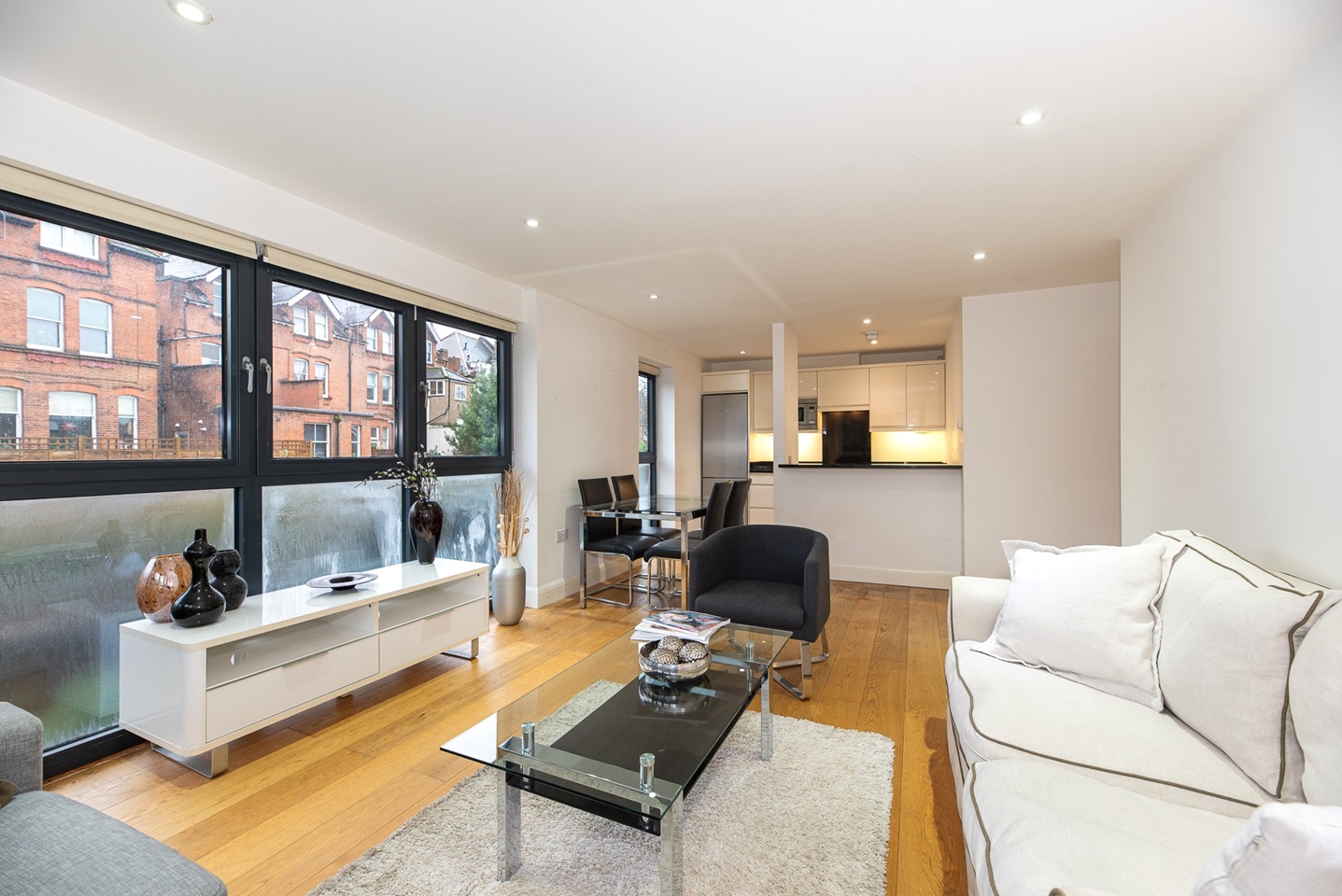 Surbiton 2 Bed Flat, Surbiton Hill Road, KT6 To Rent Now for £1,895.00 p/m