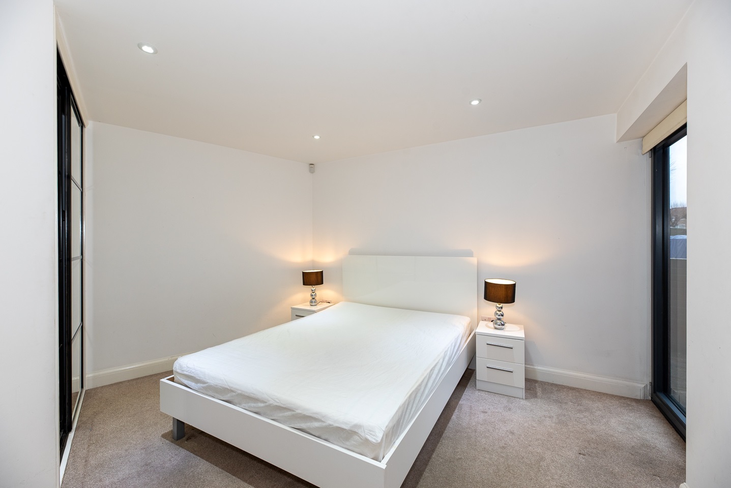 Surbiton 2 Bed Flat, Surbiton Hill Road, KT6 To Rent Now for £1,895.00 p/m