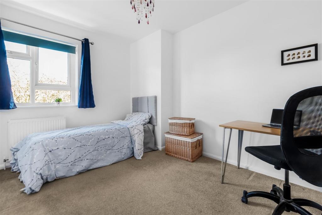 Bushey 3 Bed Flat, Bournehall Road, WD23 To Rent Now for £1,500.00 p/m