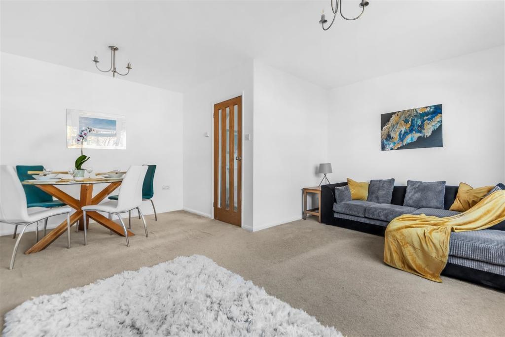 Bushey 3 Bed Flat, Bournehall Road, WD23 To Rent Now for £1,500.00 p/m