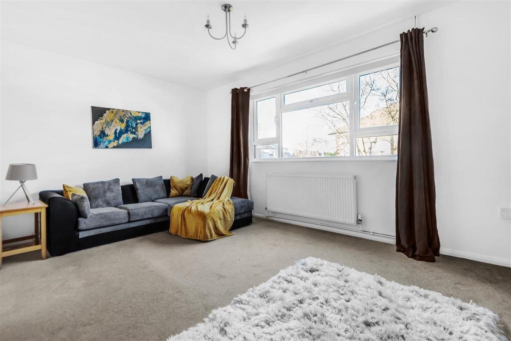 Bushey 3 Bed Flat, Bournehall Road, WD23 To Rent Now for £1,500.00 p/m