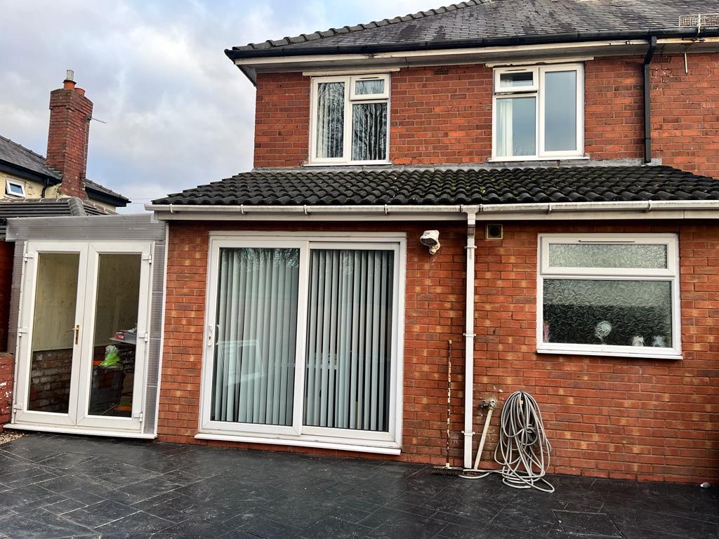 Darlaston 3 Bed SemiDetached House, Avenue Road, WS10 To Rent Now