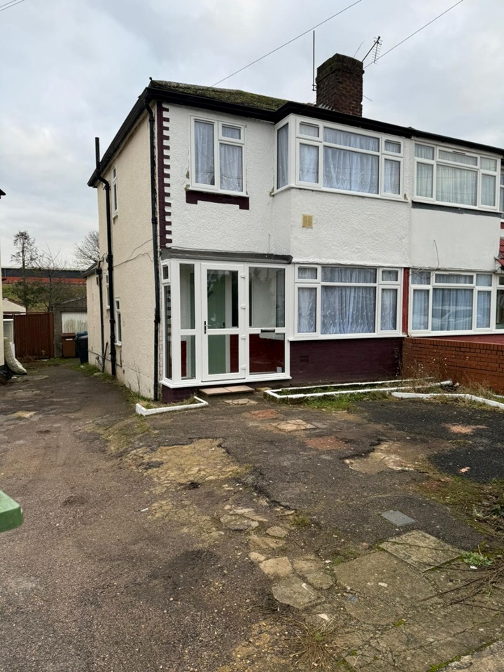 Stanmore 4 Bed SemiDetached House, Aldridge Avenue, HA7 To Rent