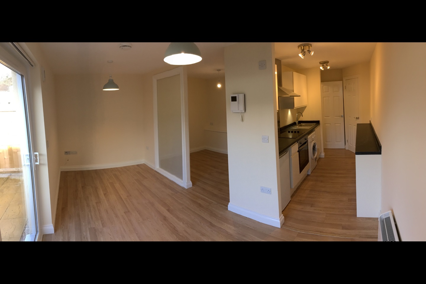 Torquay Studio Flat, St. Court, TQ2 To Rent Now for £600.00 p/m