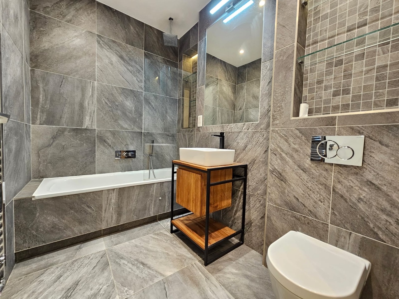 London 2 Bed Flat, Hornsey Road, N19 To Rent Now for £2,250.00 p/m