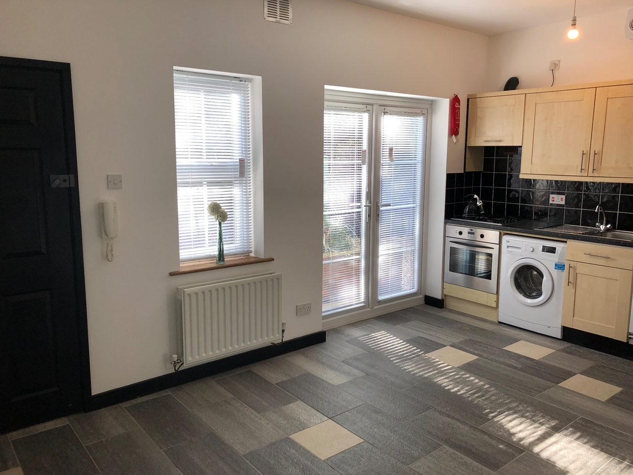 Watford Herts Studio Flat, Willow Lane Road, WD18 To Rent Now for £