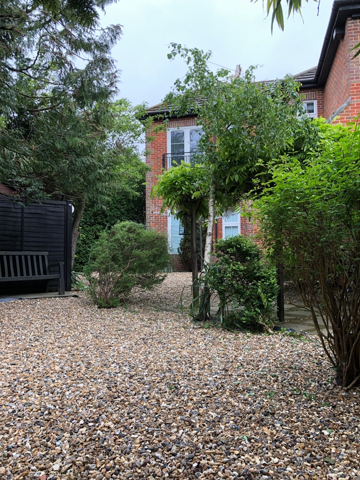 Watford Herts Studio Flat, Willow Lane Road, WD18 To Rent Now for £