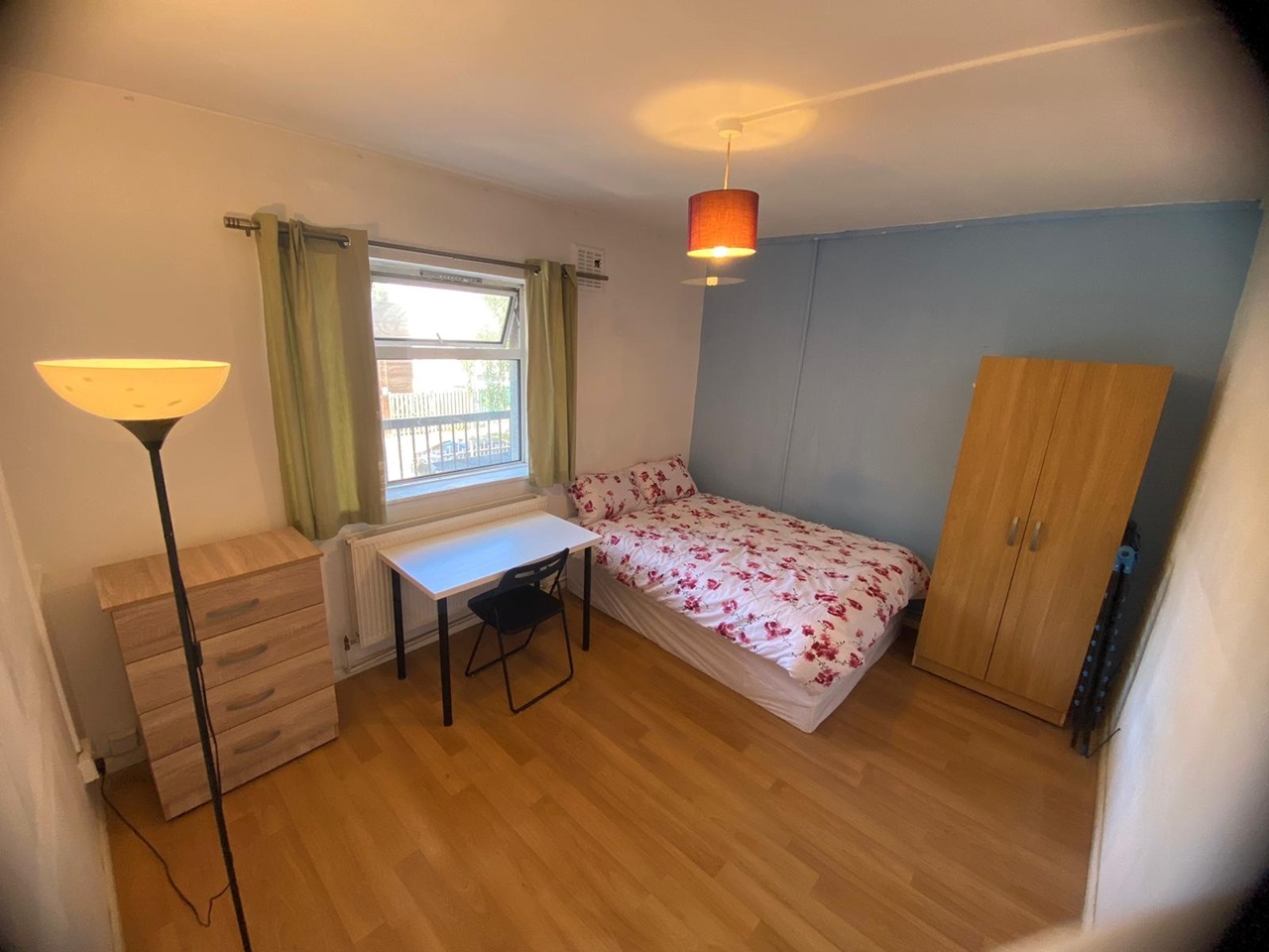 Shadwell Room in a Shared Flat, Aldgate East, E1 To Rent Now for £