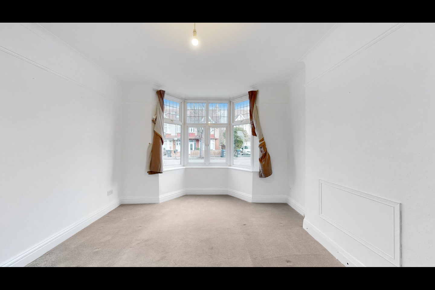 London 4 Bed SemiDetached House, Camberley Avenue, SW20 To Rent