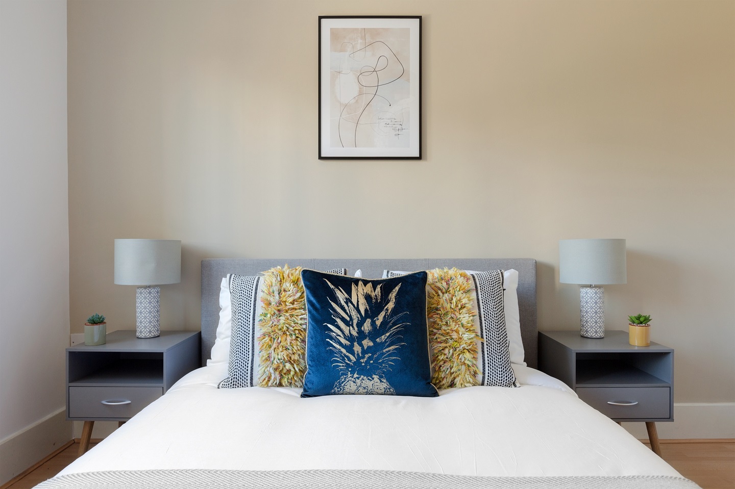 London 1 Bed Flat, Holly Street, E8 To Rent Now for £1,800.00 p/m