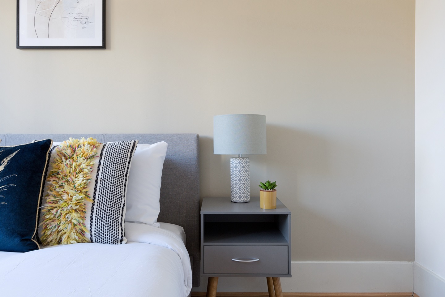 London 1 Bed Flat, Holly Street, E8 To Rent Now for £1,800.00 p/m