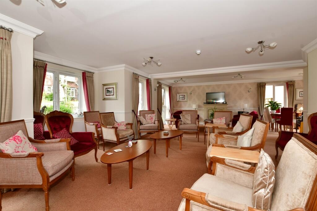 Caterham 1 Bed Flat, Caterham Lodge, CR3 To Rent Now for £1,150.00 p/m